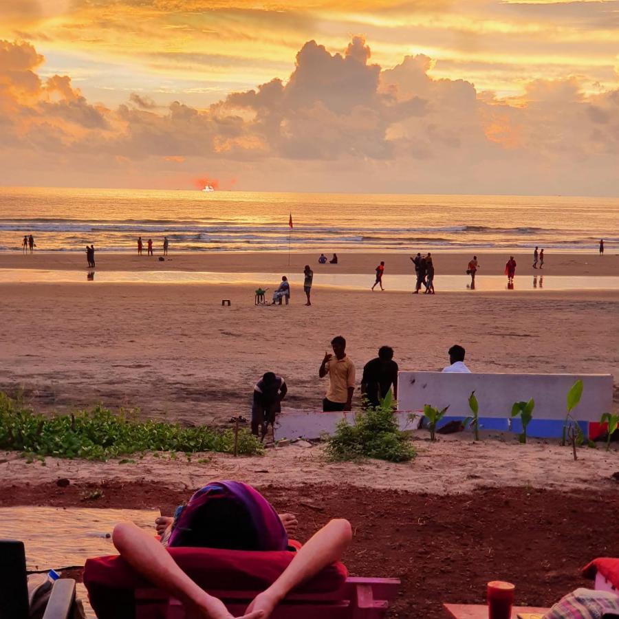 Love Temple Beach Resort Arambol Exterior photo