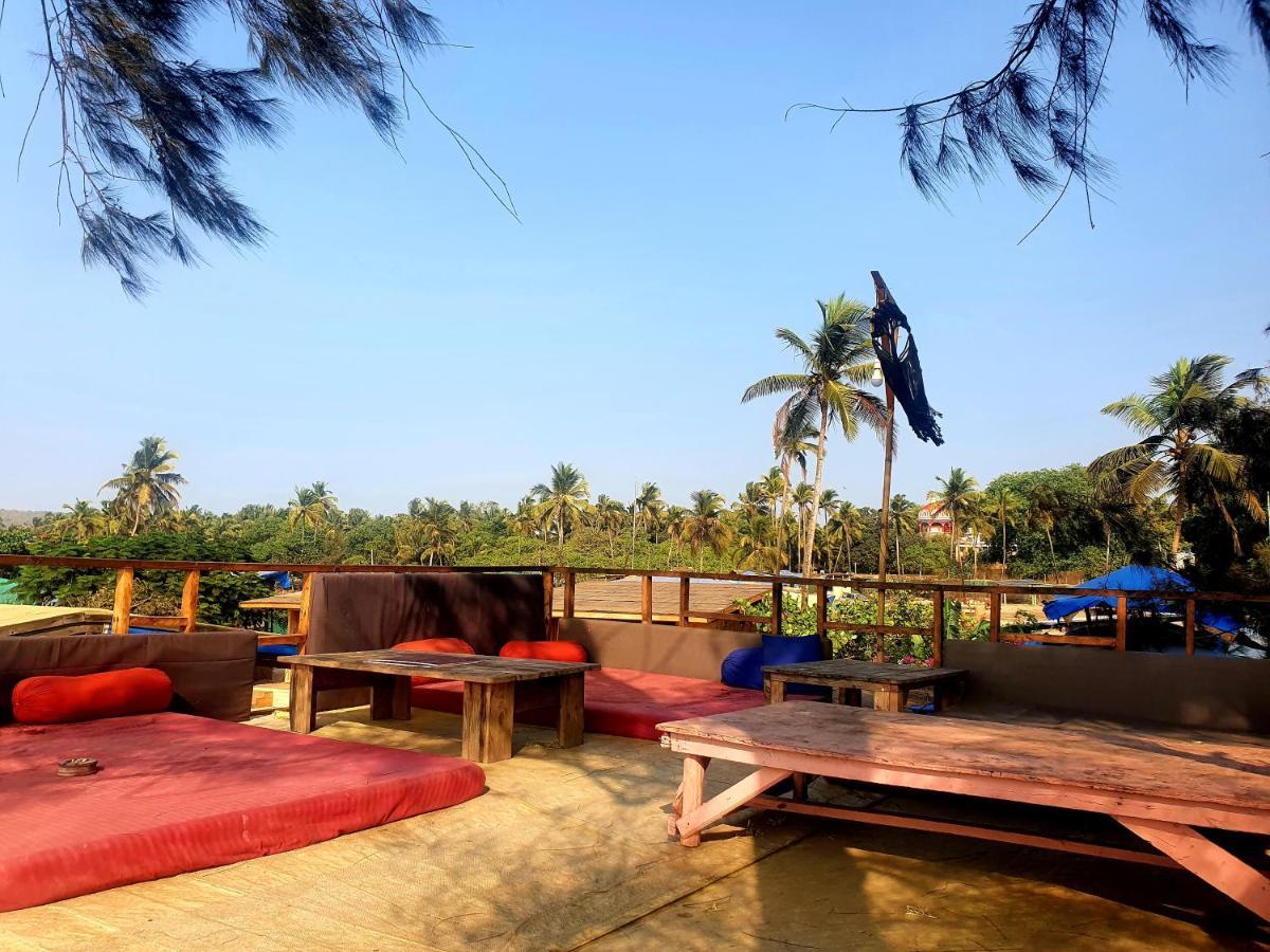 Love Temple Beach Resort Arambol Exterior photo