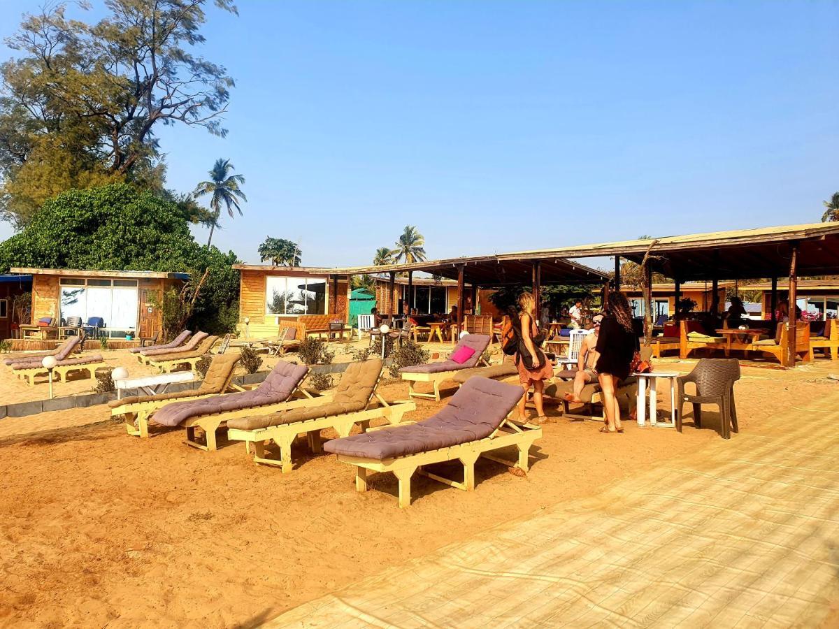 Love Temple Beach Resort Arambol Exterior photo