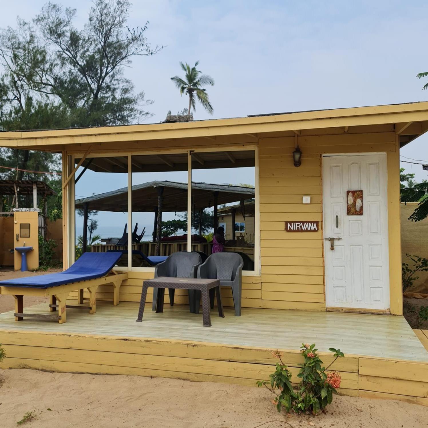 Love Temple Beach Resort Arambol Exterior photo