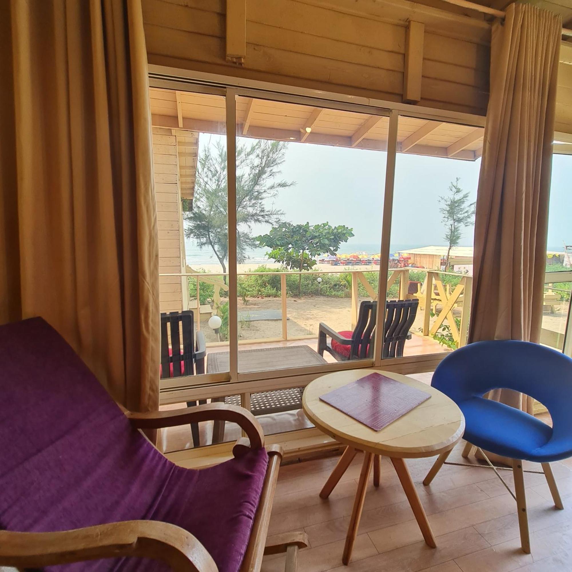 Love Temple Beach Resort Arambol Exterior photo