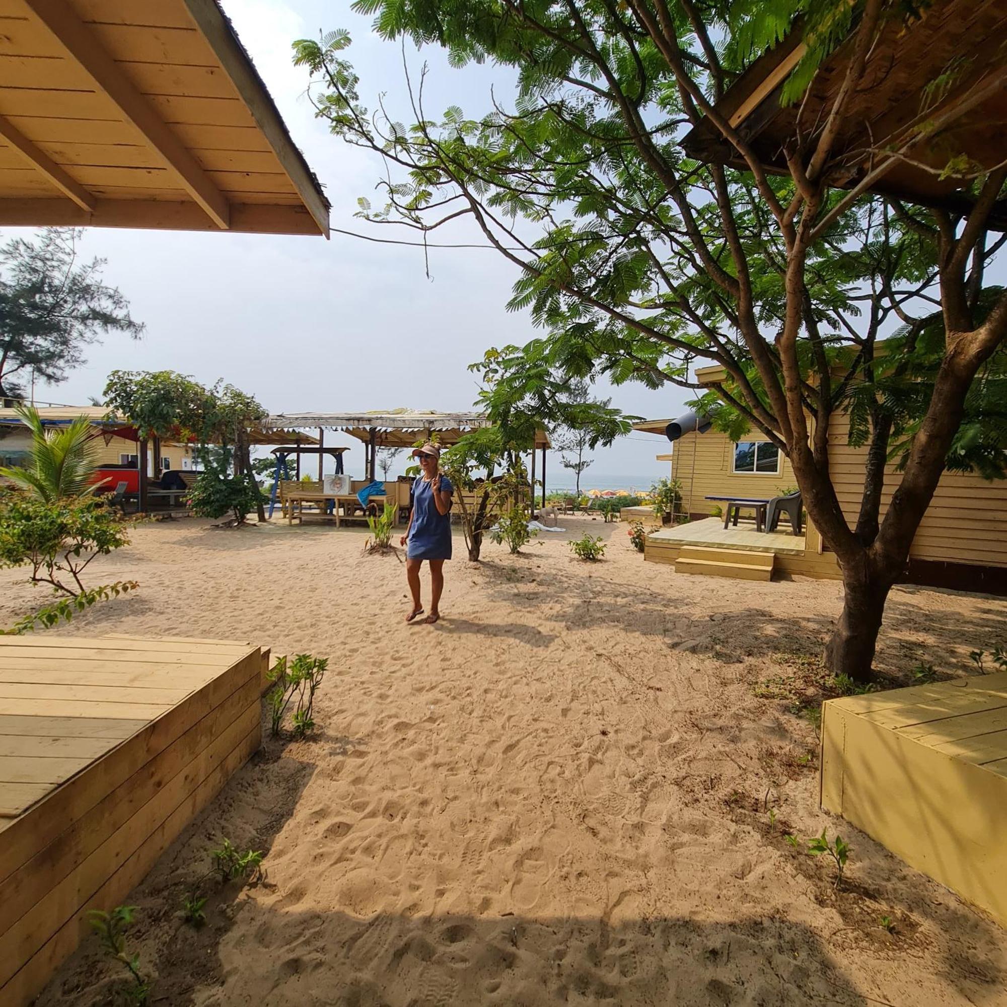 Love Temple Beach Resort Arambol Exterior photo