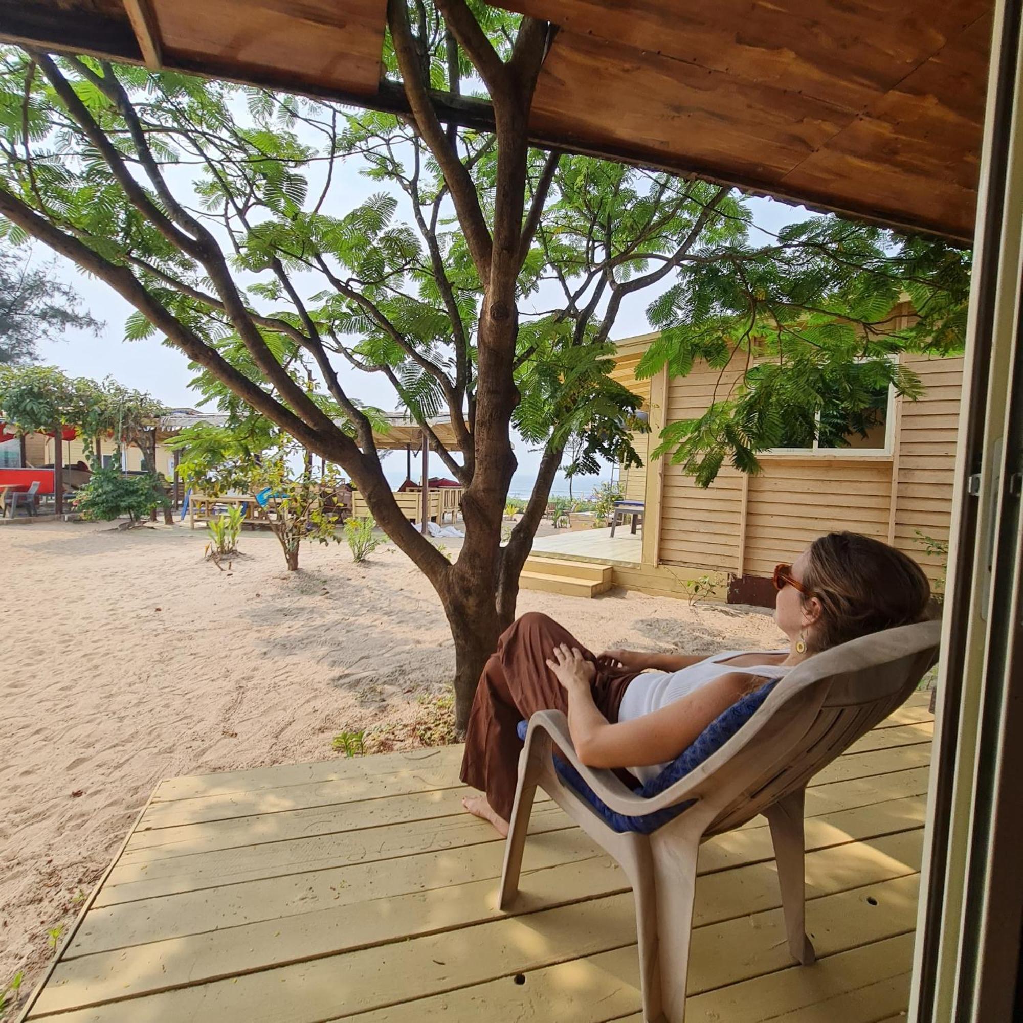 Love Temple Beach Resort Arambol Exterior photo