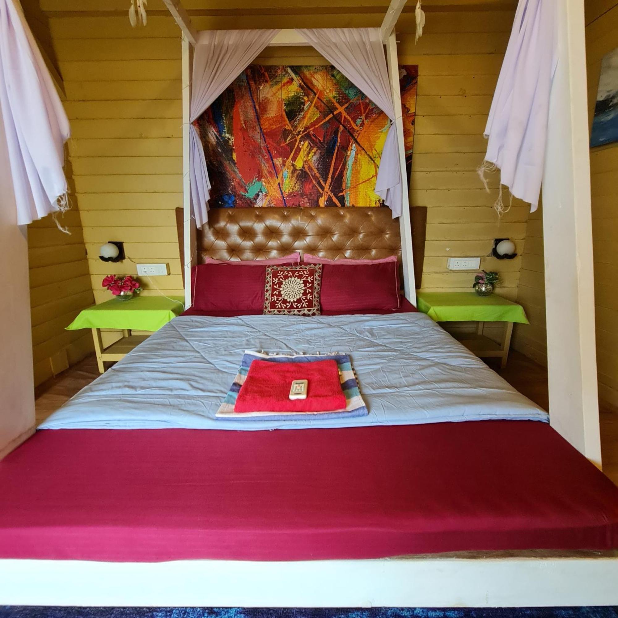 Love Temple Beach Resort Arambol Exterior photo