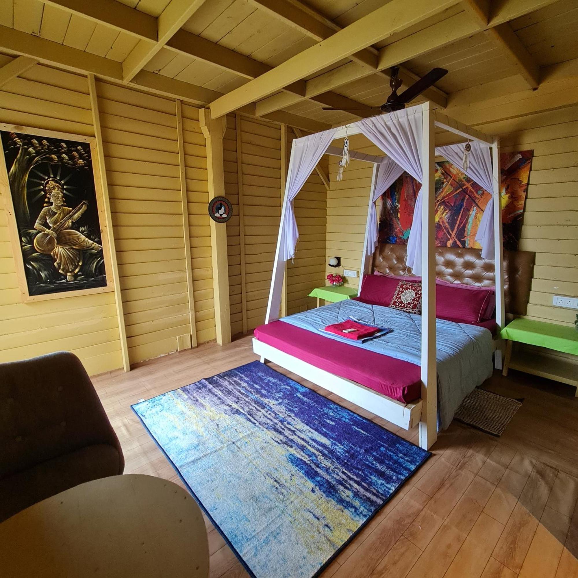Love Temple Beach Resort Arambol Exterior photo